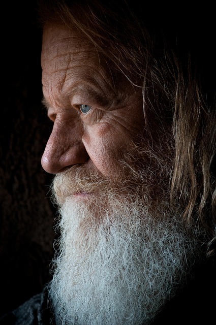 The Echo of an Old Man’s Life (Poetry Wednesday)